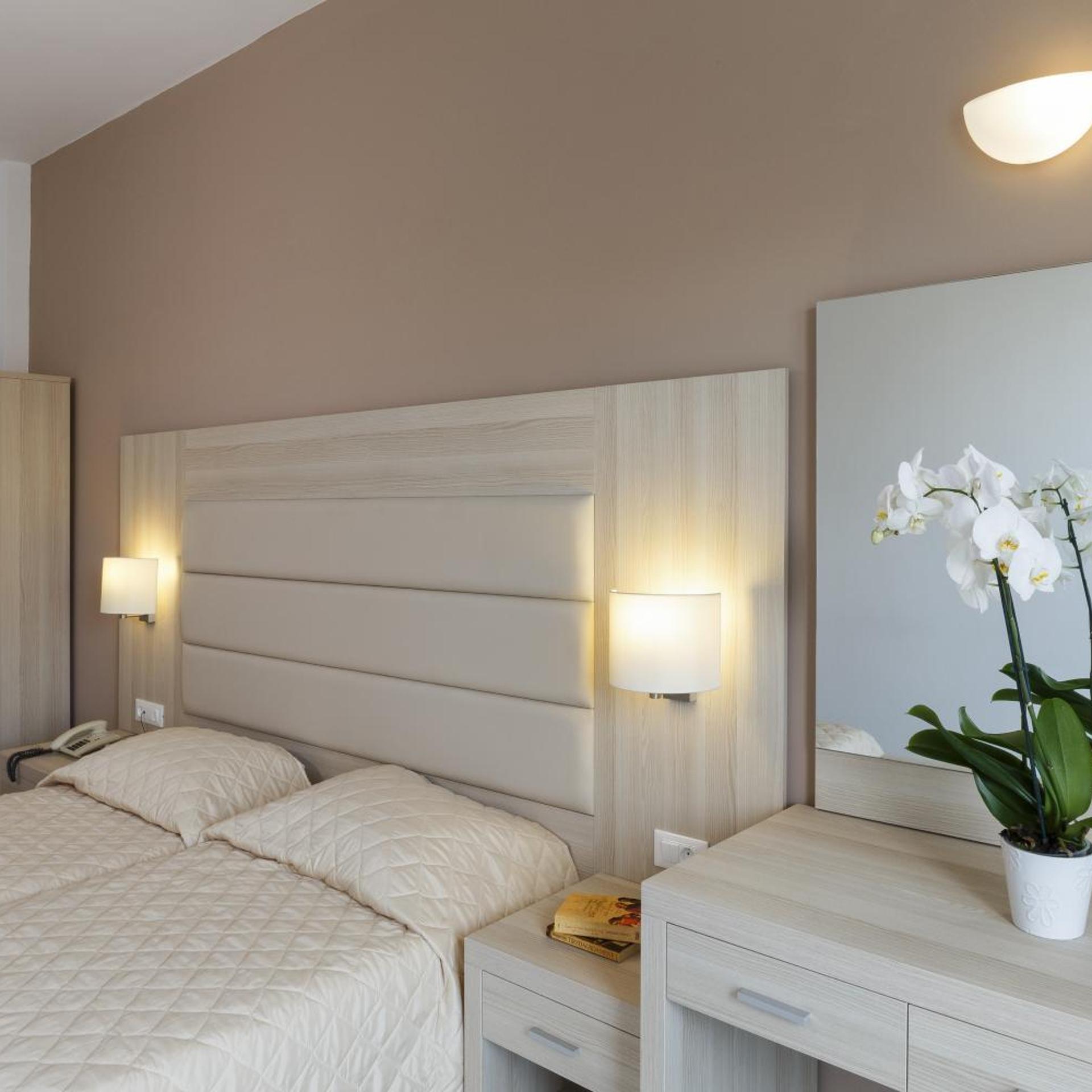 Room, Twin Beds, Side Sea View