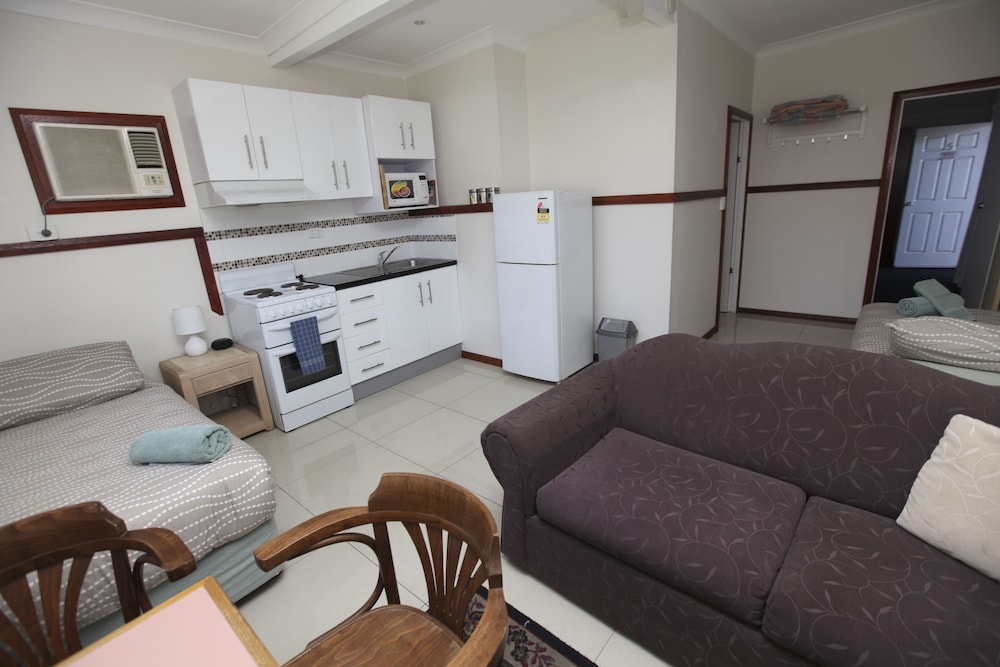 Across Country Motel And Serviced Apartments 27/35
