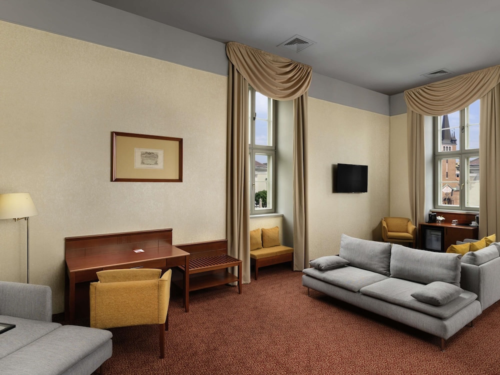 Mercure Szekesfehervar Magyar Kiraly 42/64