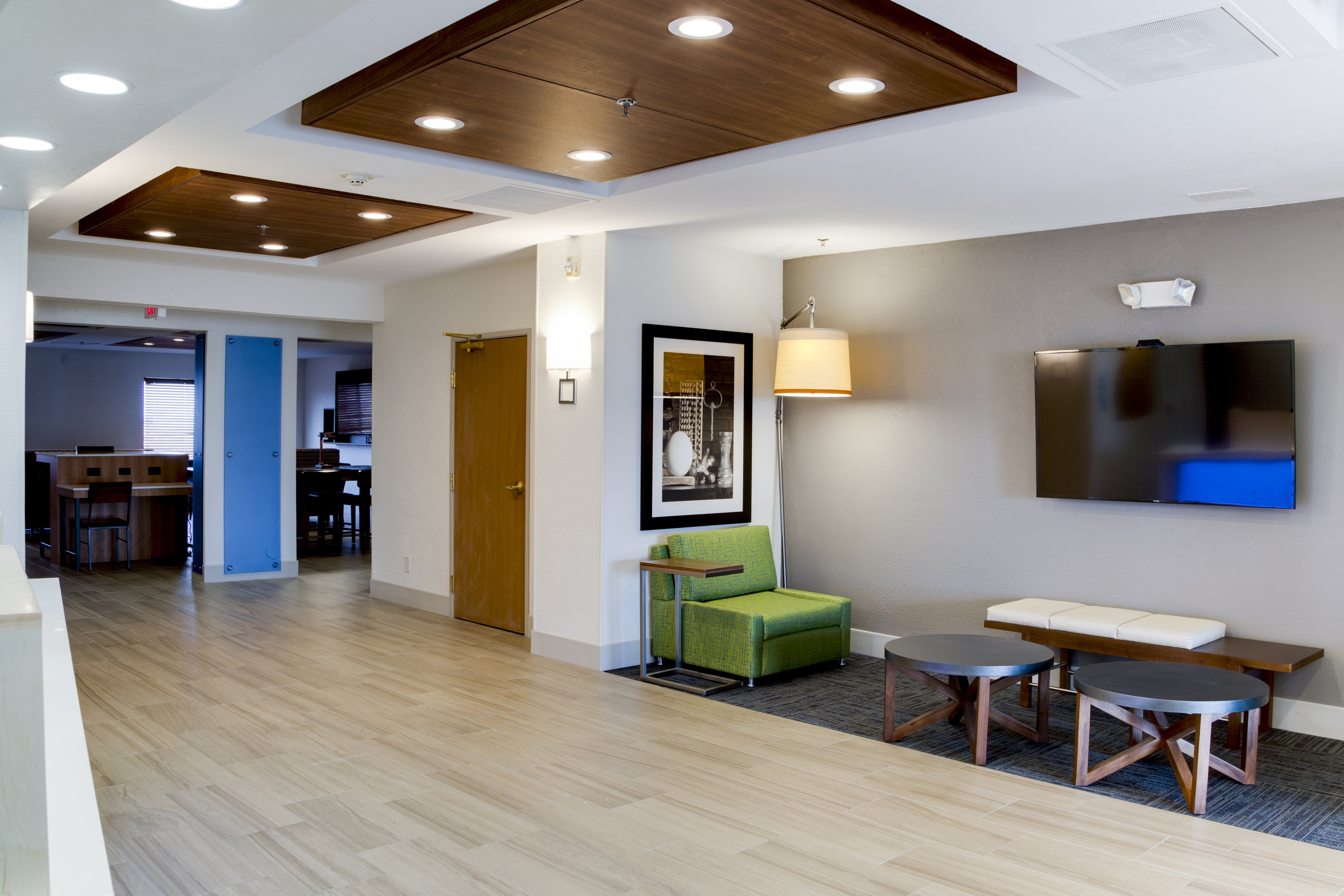 Holiday Inn Express Hotel Suites Jacksonville 35/52