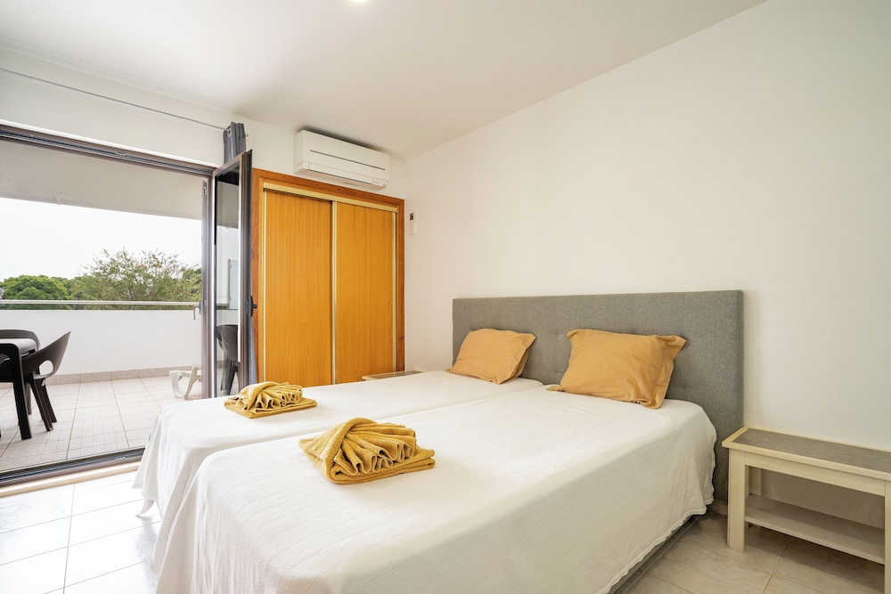 Vale de Carros Apartments 3/18