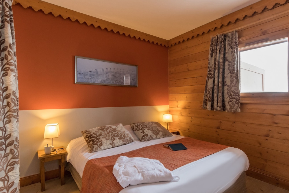 PIERRE AND VACANCES PREMIUM LES HAUTS BOIS 16/50
