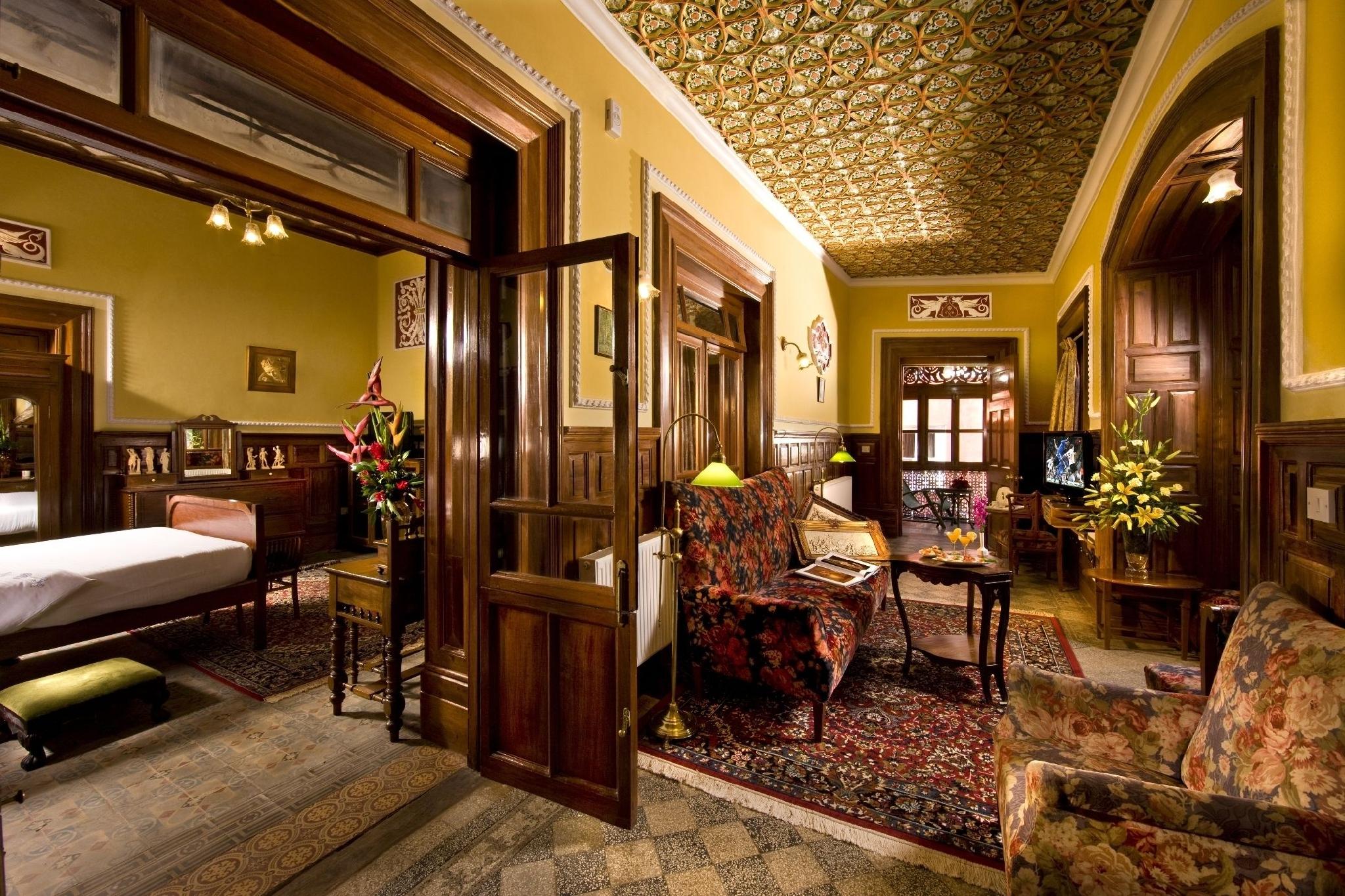 DELUXE, SUITE