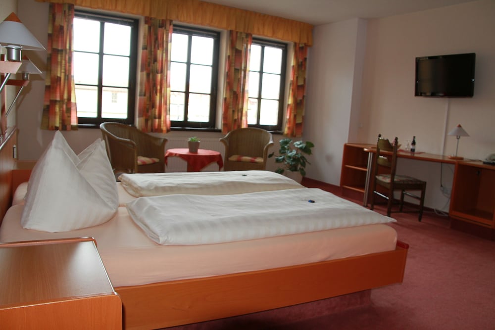 Hotel Zur Goldenen Sonne 3/24