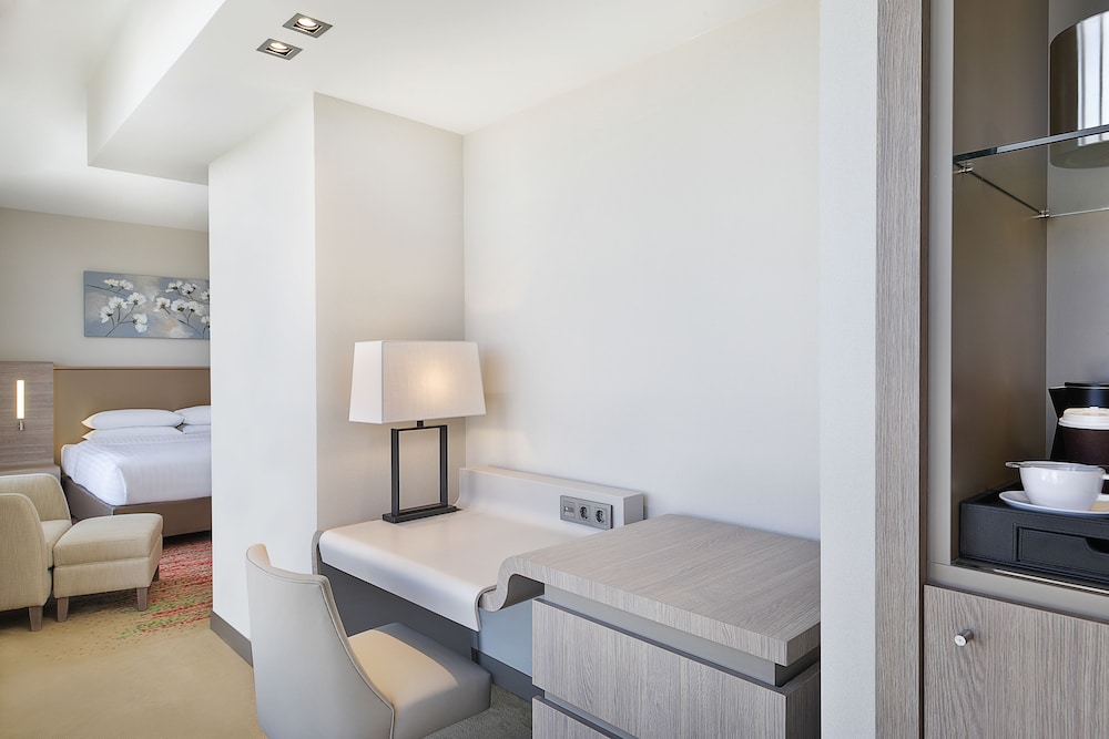Park Mall Hotel & Conference Center 38/38