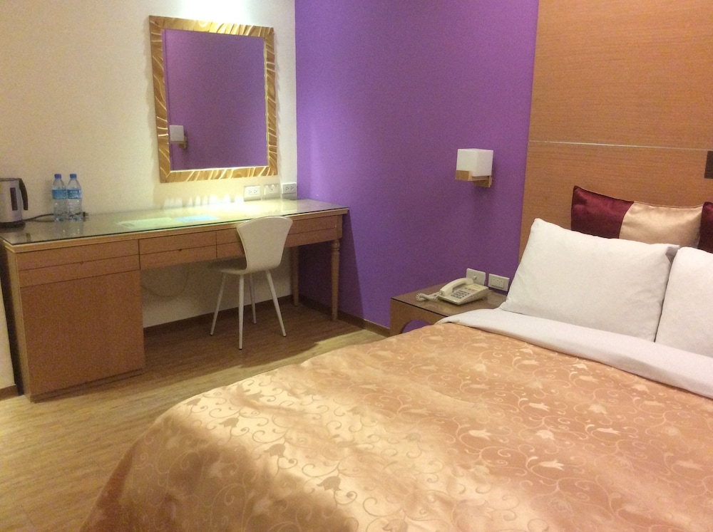 Purple Garden Hotel 9/27