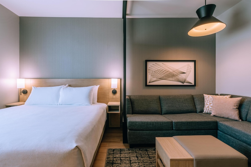 Hyatt House Ontario Airport 26/50