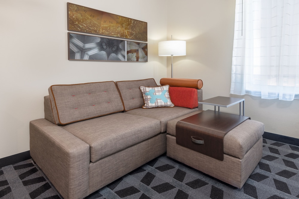 TownePlace Suites by Marriott Indianapolis Airport 35/63
