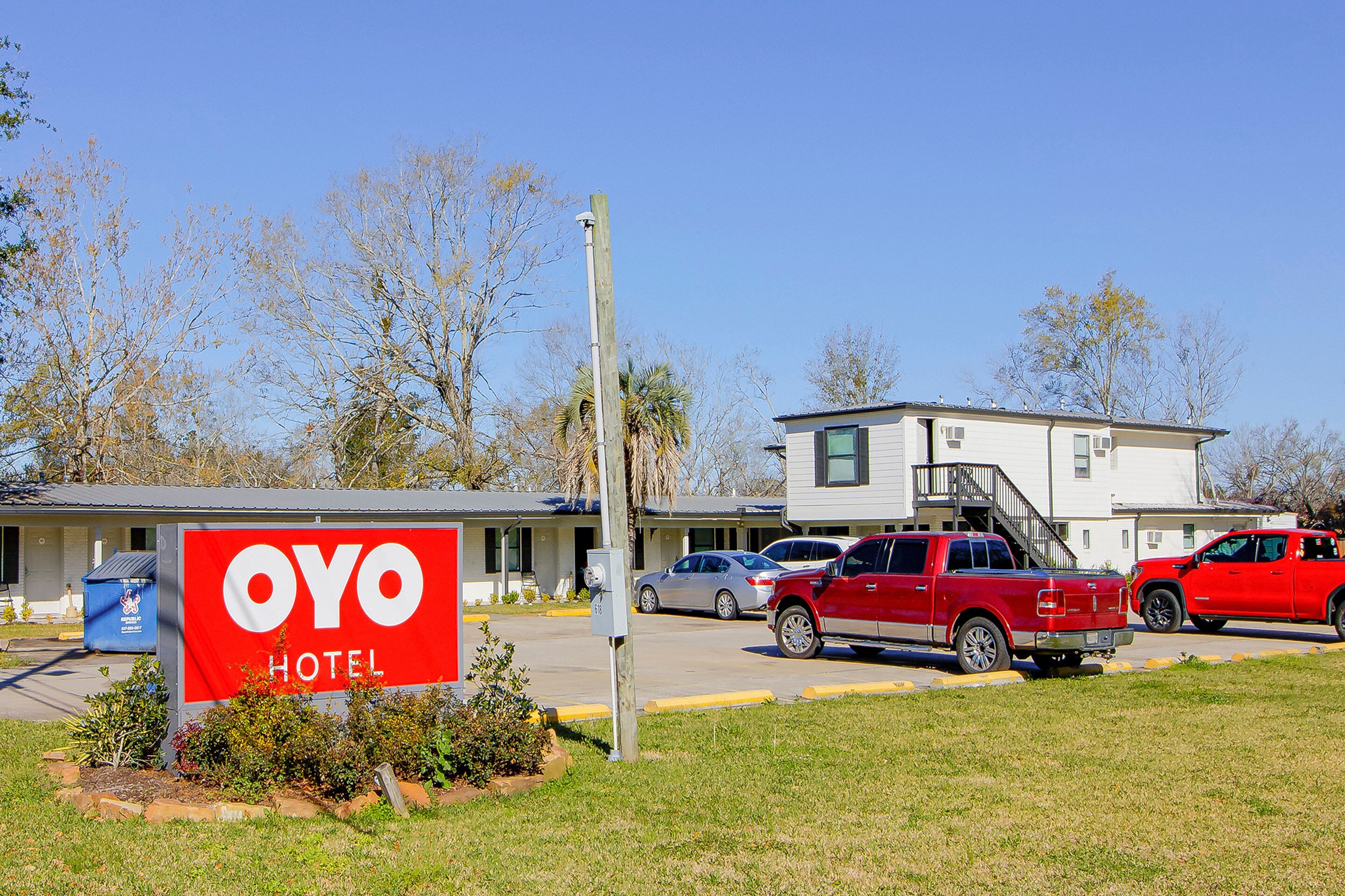 OYO Hotel Sulphur LA Hwy 90 West 31/37