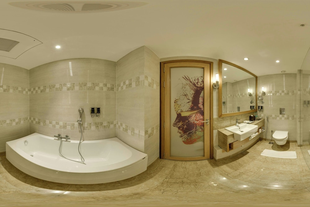 جناح بسرير كوين بإطلالة على المدينة، Fairfield By Marriott Lucknow 2/2
