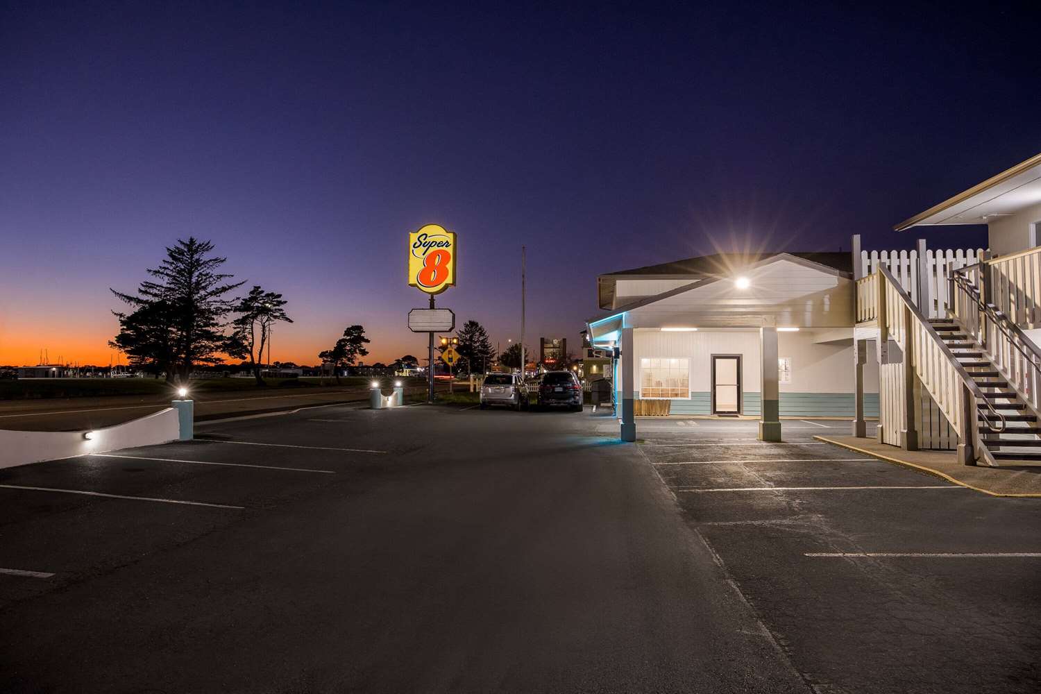 Super 8 by Wyndham Crescent City 12/15