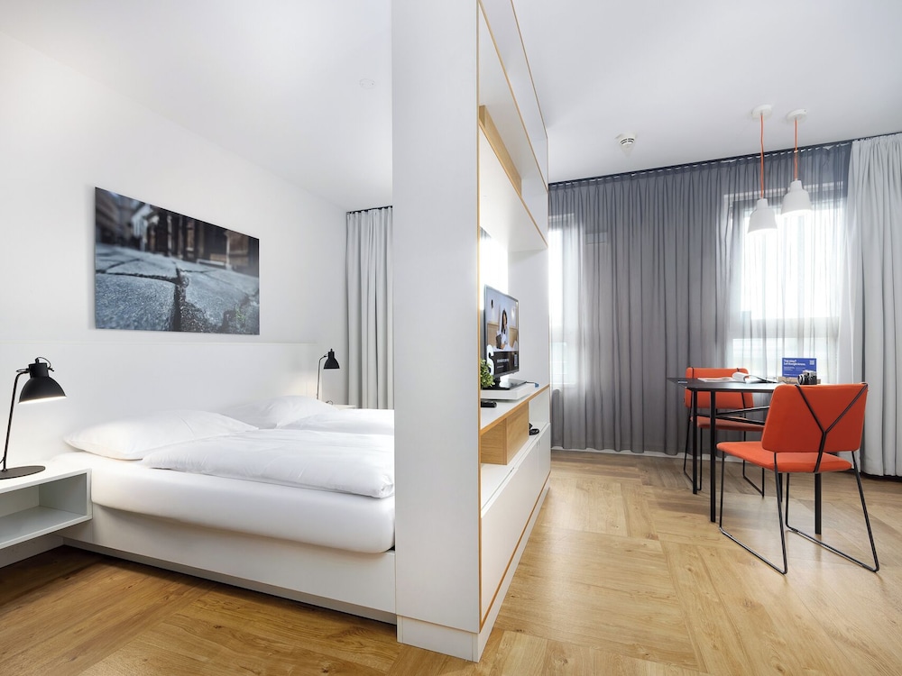 STUDIO, DOUBLE BED, XL