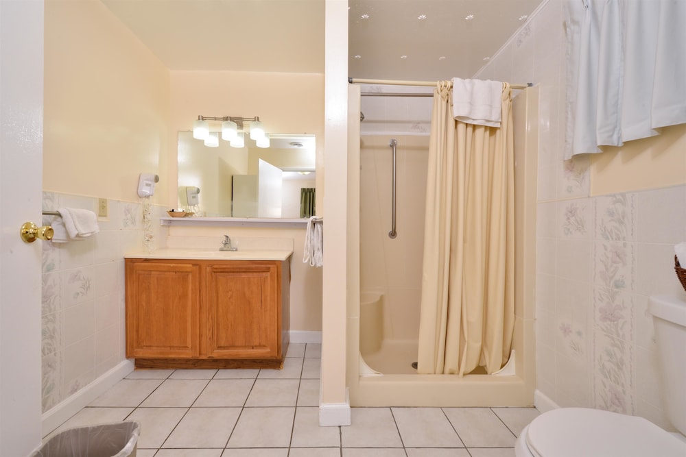 Americas Best Value Inn Jonesville/Hillsdale 23/37