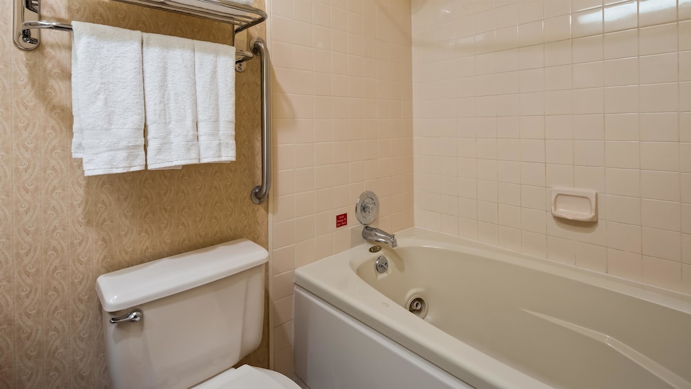 Best Western Inn & Suites Ontario 18/33
