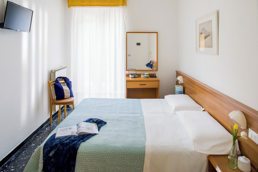 HOTEL MAYOLA 8/73