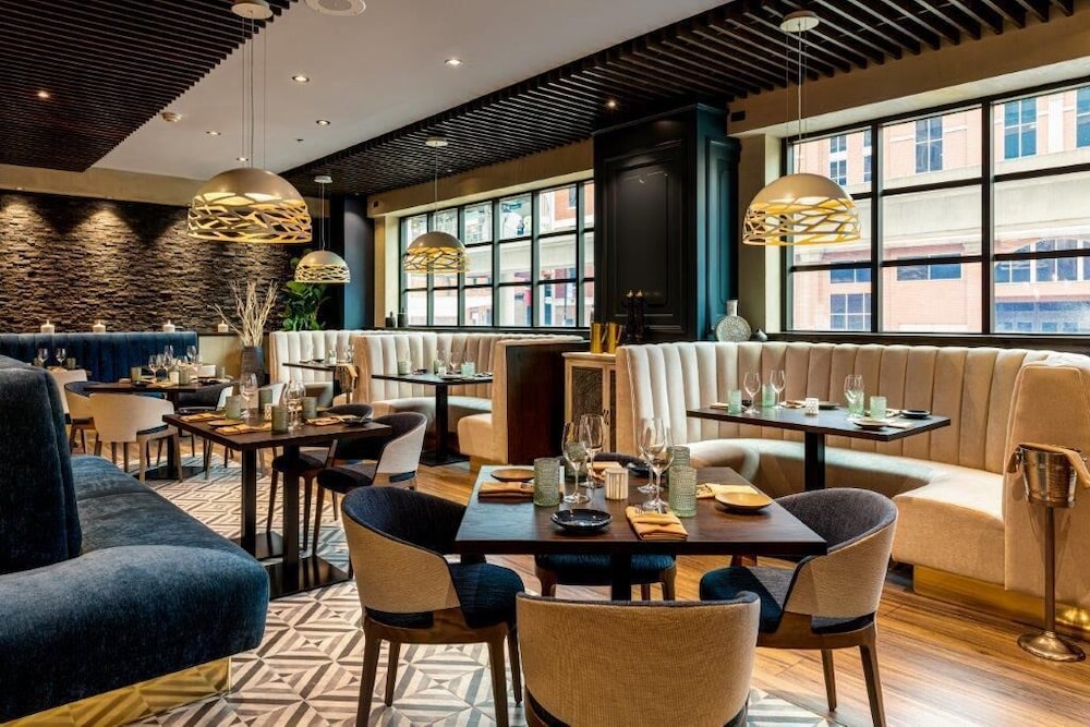 Atheneum Suite Hotel 34/39