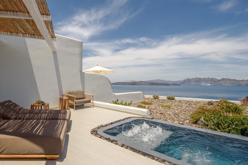 Neptune Luxury Spa Suites 42/72