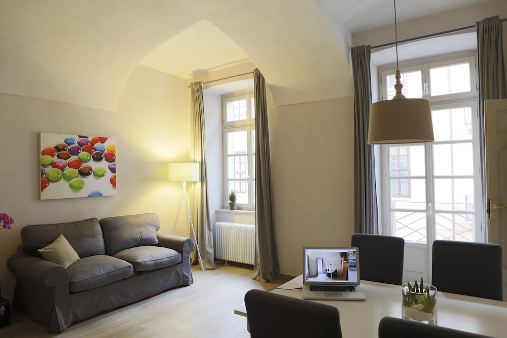 RESIDENZA DELL'OPERA 38/63