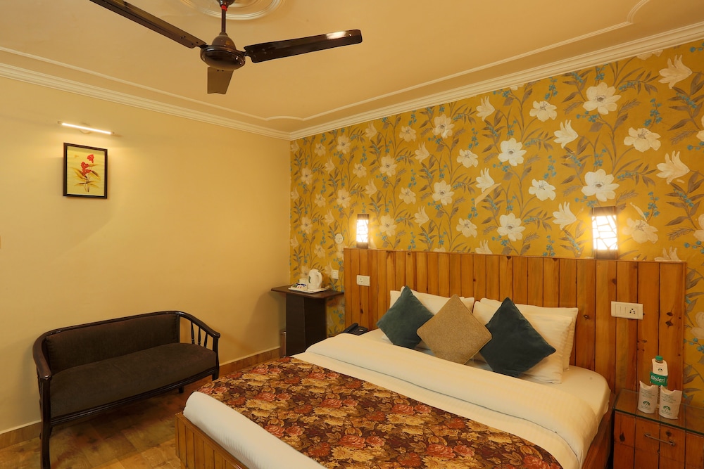 Hotel Mongas 8/50