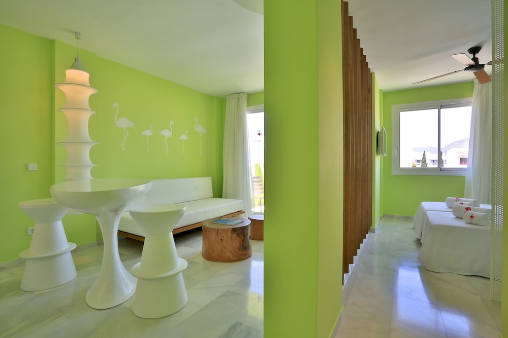 Tropicana Ibiza Coast Suites - Adults Only 48/50