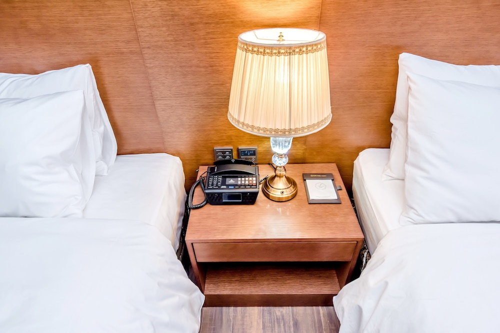 Dyne Oceano Hotel 36/75
