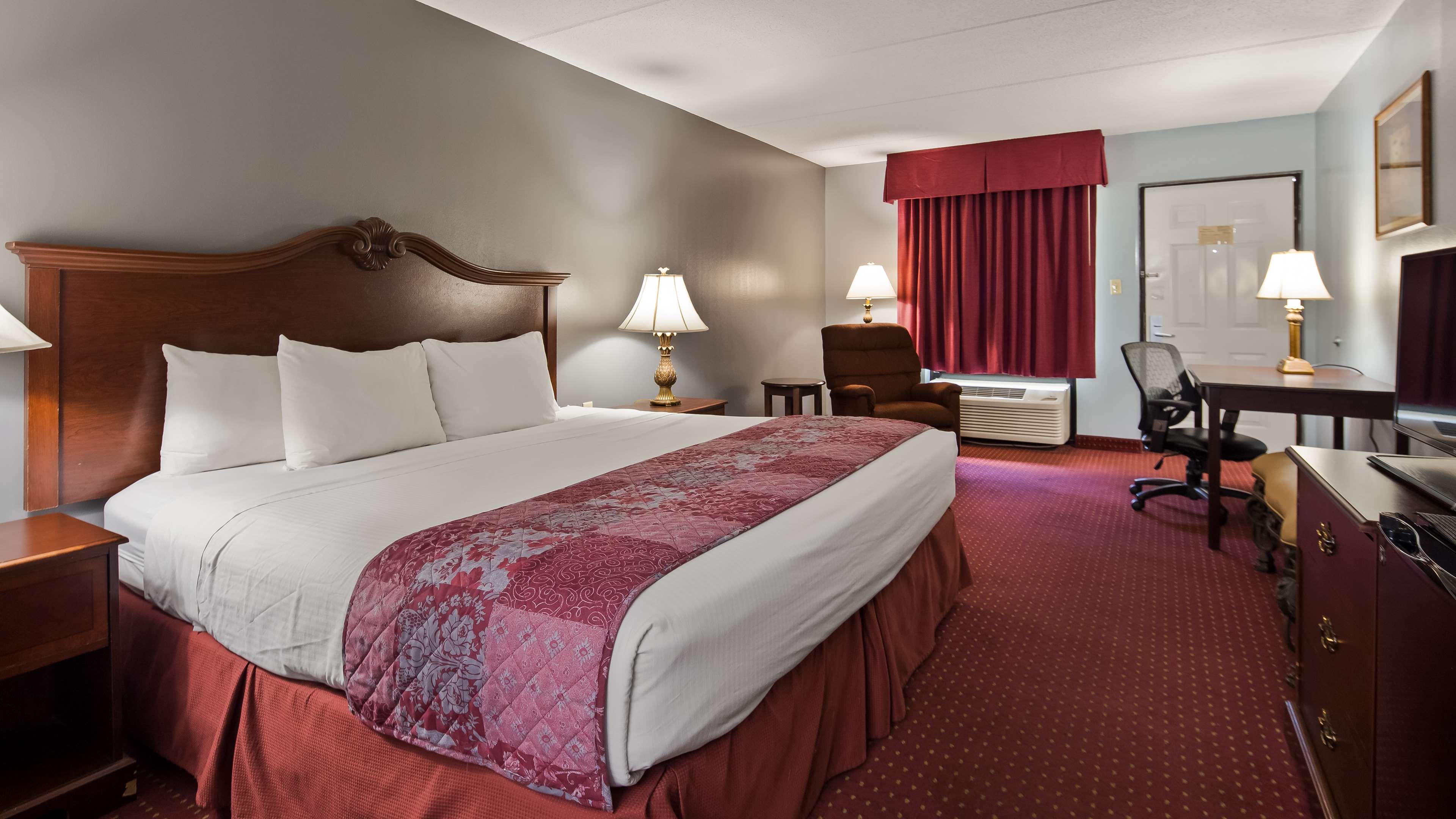 غرفة بسرير كينج، Quality Inn Barbourville, KY 2/6