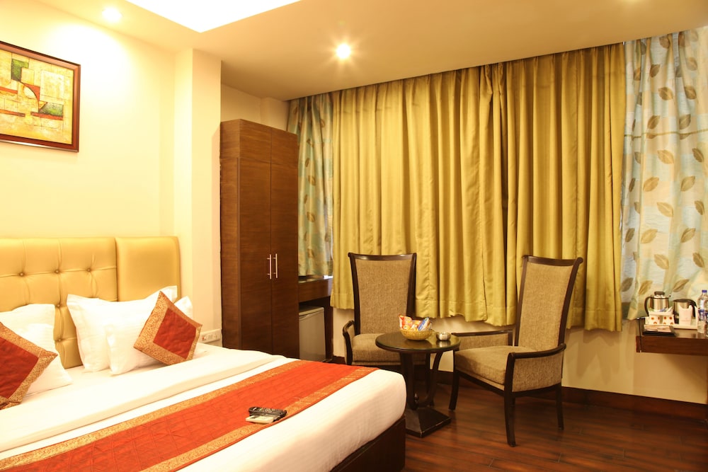 RUPAM HOTEL 14/72