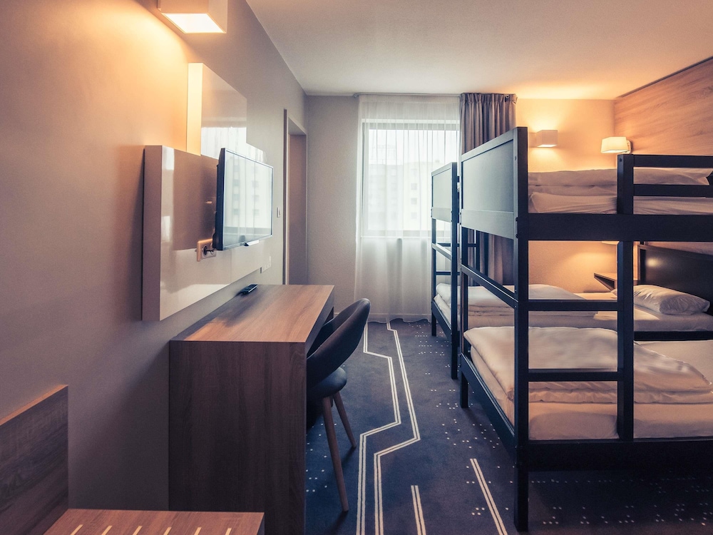 Mercure Poitiers Site du Futuroscope Hotel 38/76