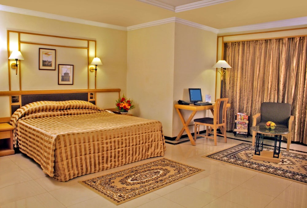Aditya Park A Sarovar Portico Hotel 26/48