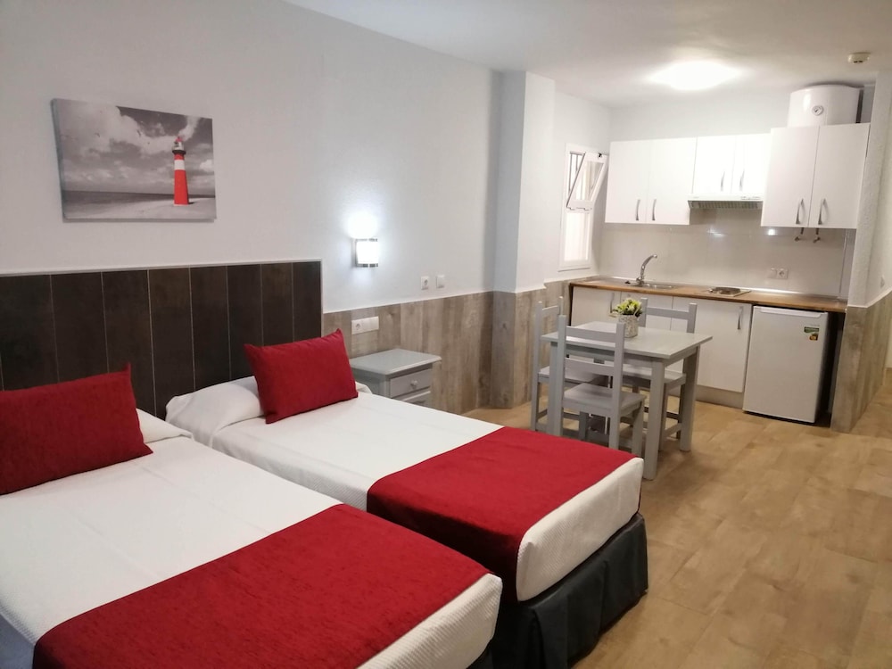 APARTAMENTOS TURISTICOS PUERTA DEL SUR 7/27