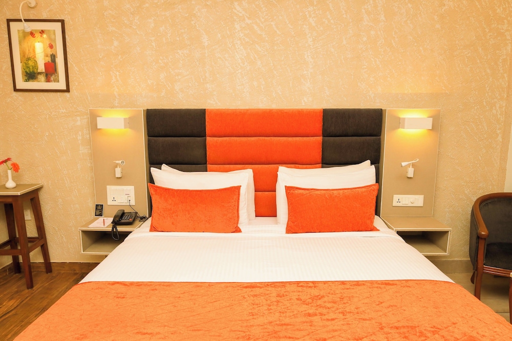 THE AANANDA IMPERIAL 15/50