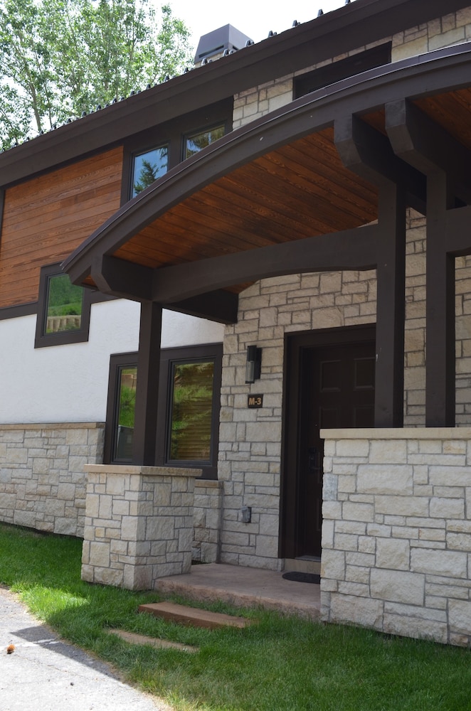 Vail Racquet Club Townhomes & Condominiums secondary