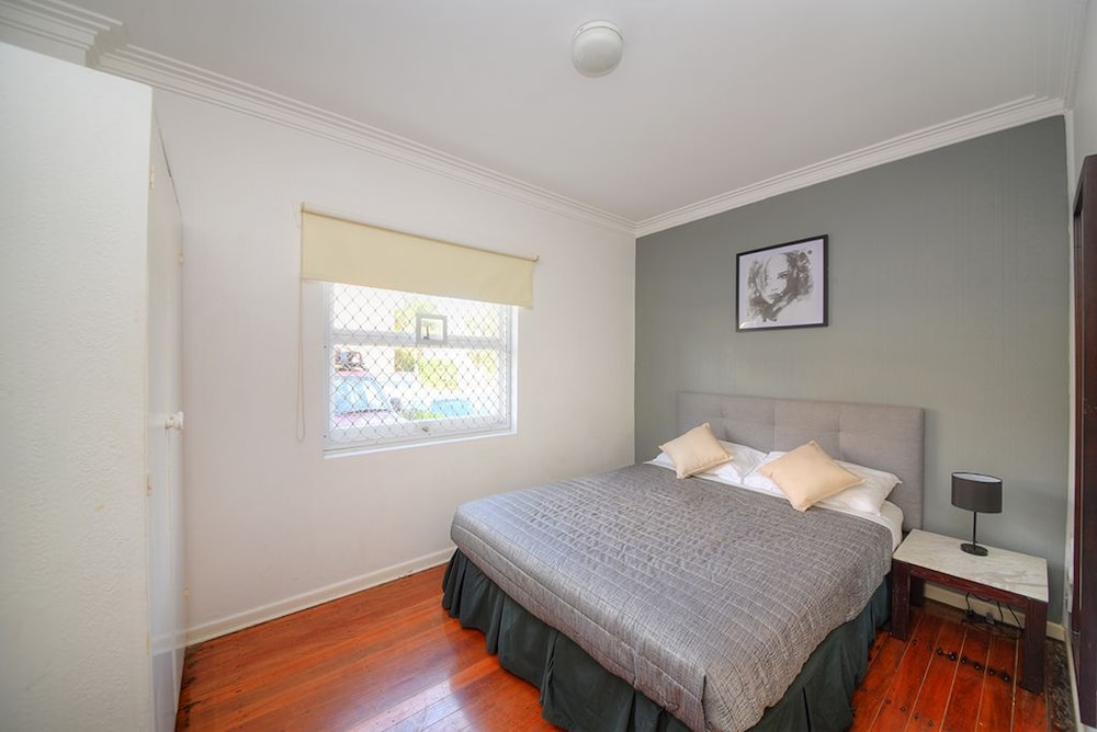 ECONOMY, APARTMENT, DOUBLE BED