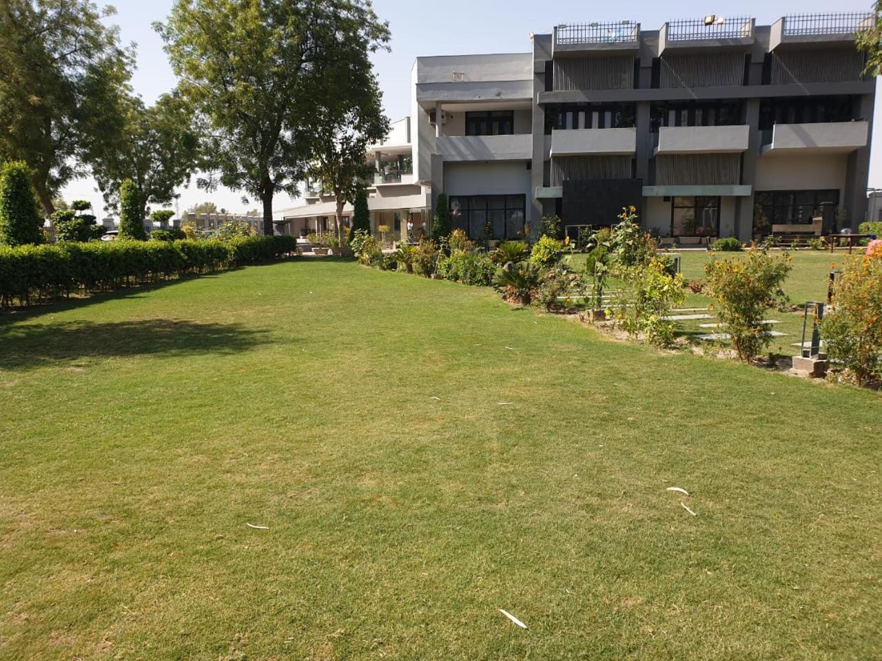 RT Grace Royal Taj Hotel Sukkur 51/58