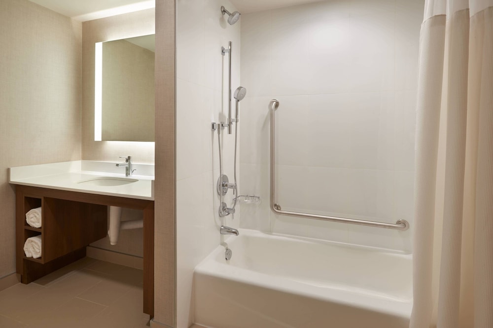 Residence Inn by Marriott Toronto Mississauga Southwest 9/25