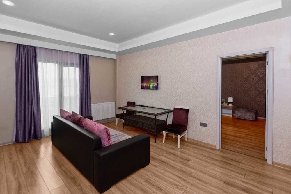 Hotel Diplomat Suites 29/44