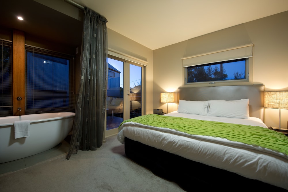 Mineral Springs Hotel 10/50
