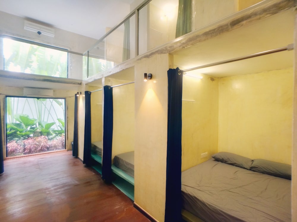 Beds In Garden Hostel Sdn Bhd 6/50