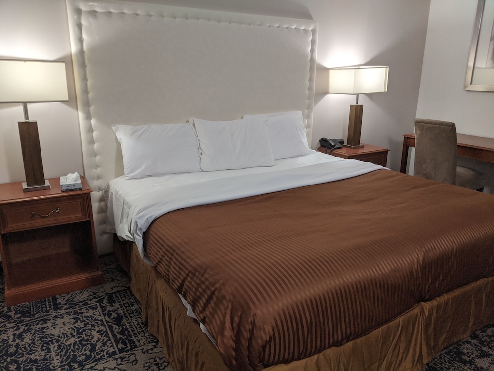 The Universal Inn And Suites 14/67