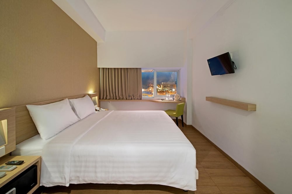 Whiz Prime Hotel Megamas Manado 11/42