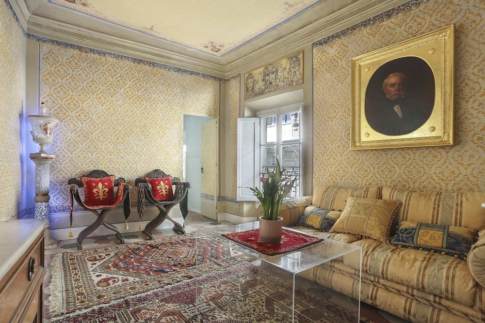 Lullaby Suite Near Palazzo Vecchio and Piazza Signoria-hosted by Sweetstay 8/19