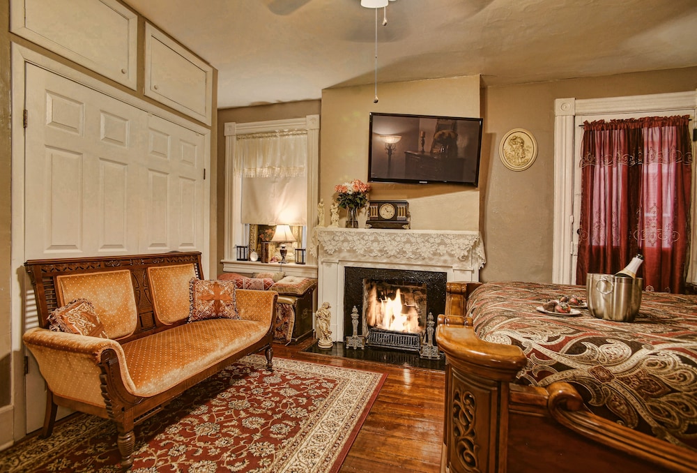 Mcmillan Inn 33/50