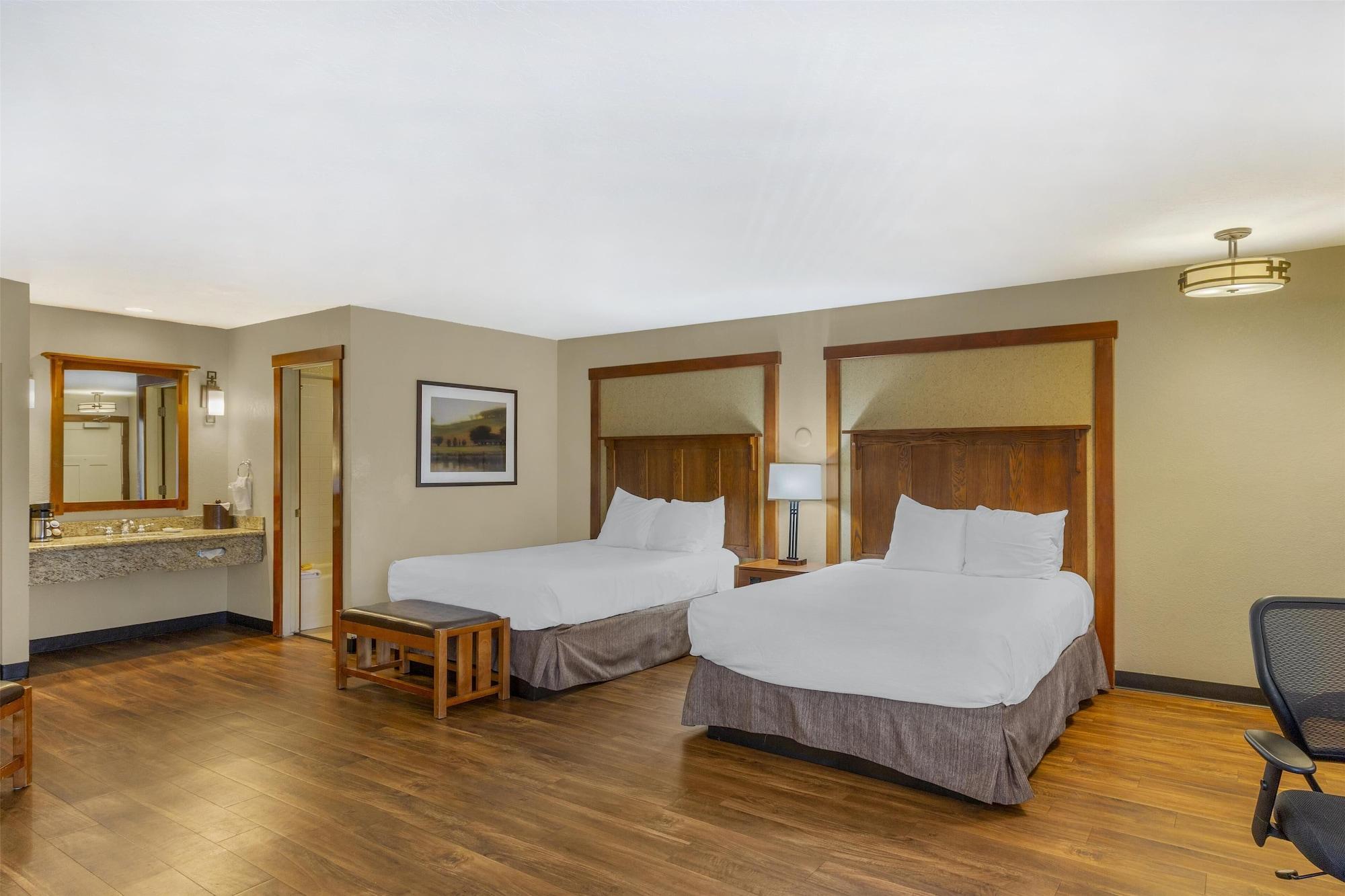 Standard, Multiple Beds, Balcony, Large، Best Western Plus High Country Inn 2/4