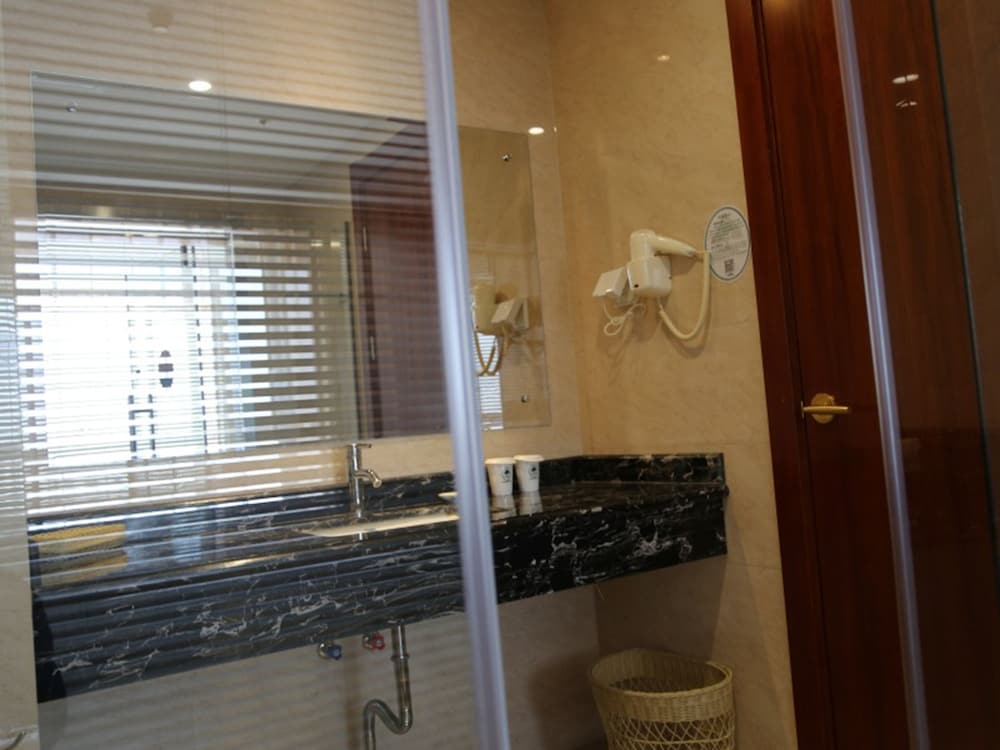 Greentree Inn Xizhou Fanshi County Bus Station Hotel 15/27