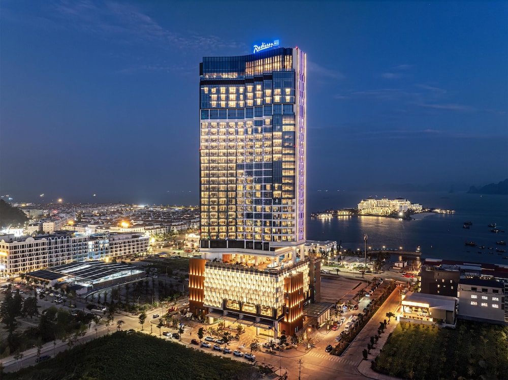 Radisson Blu Hotel 1/50