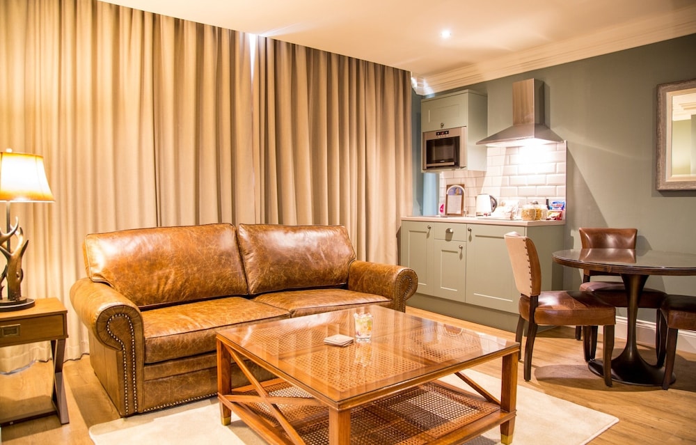 The Hotel Chester 35/50
