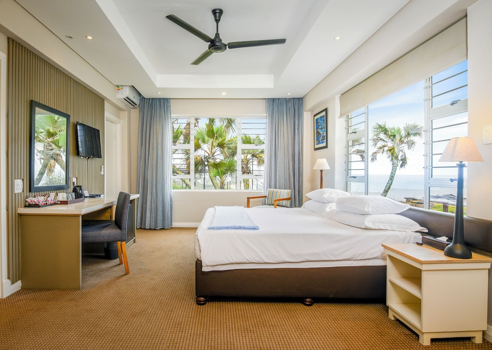 BLUE MARLIN HOTEL 28/84