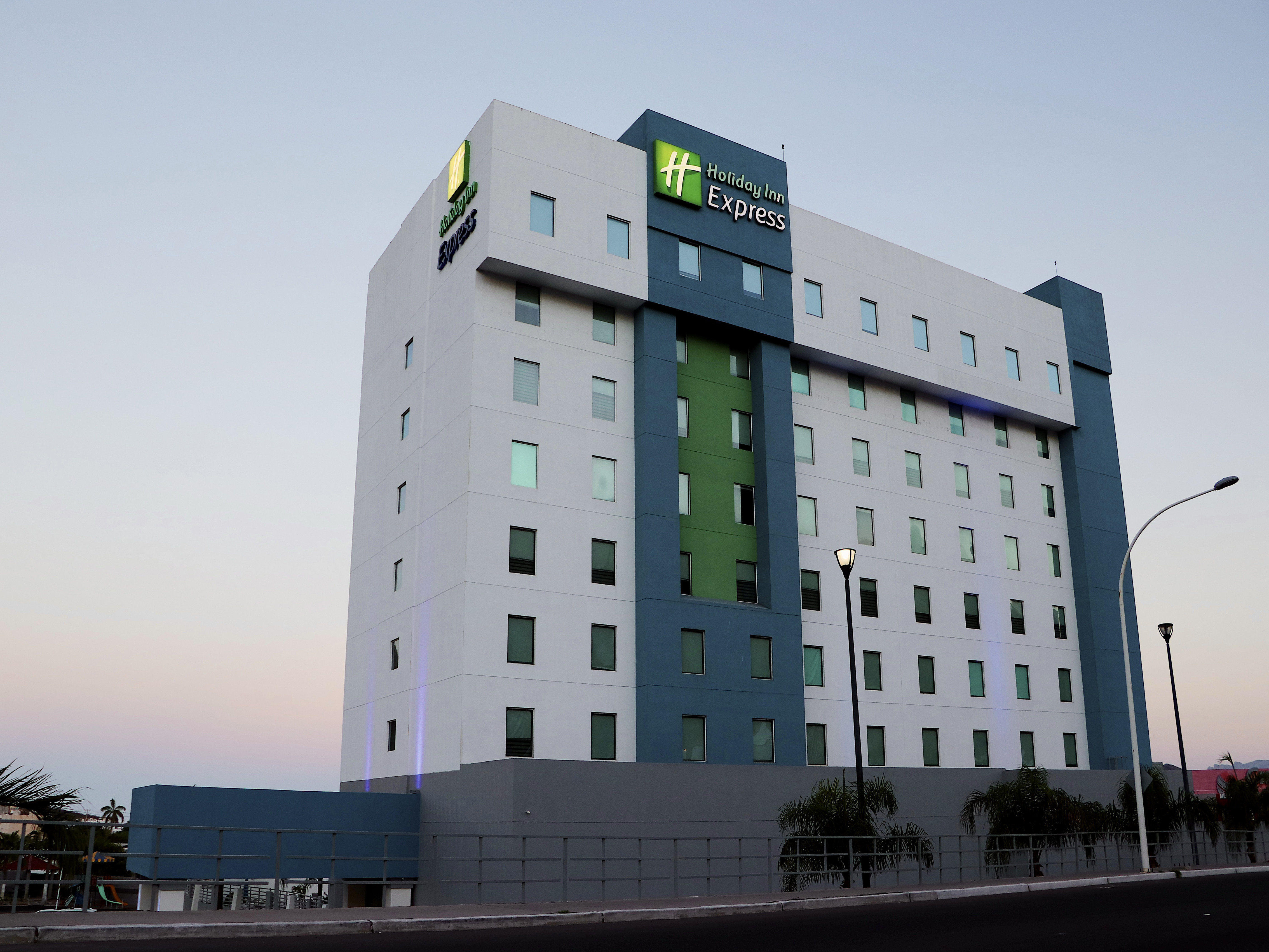 Holiday Inn Express Guaymas 1/37