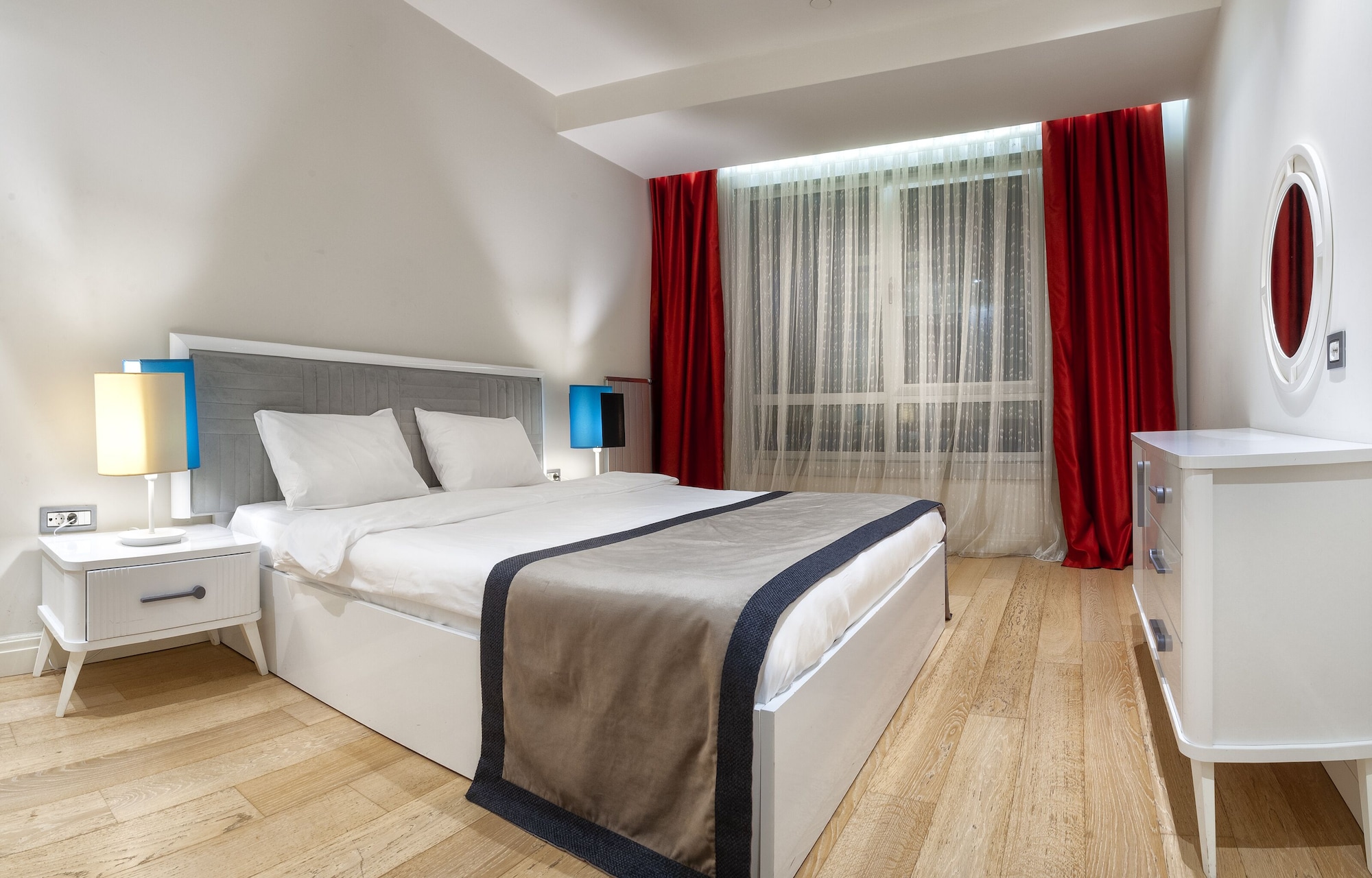 DELUXE, APARTMENT