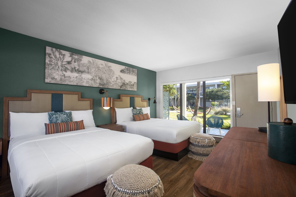 The Beachcomber St. Pete Beach, Outset Collection by Hilton 12/40